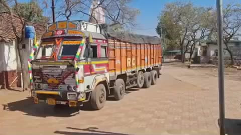 जबेरा: श्रीराम चौराहे पर तेज रफ्तार ट्रक ने 12वीं के छात्र को कुचला, इलाज के दौरान मौत