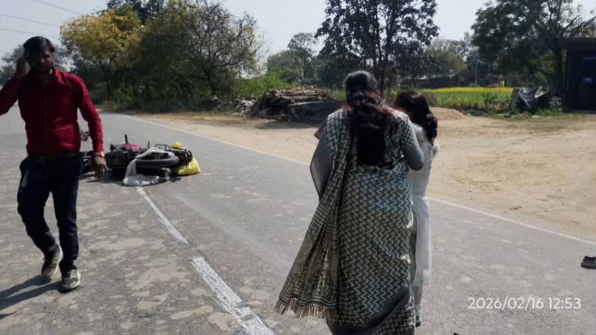 मछलीशहर: सुजानगंज मछली शहर रोड पर स्थित पदमपुर मोड पर साइकिल और बाइक की आपस में भिड़ंत हुई