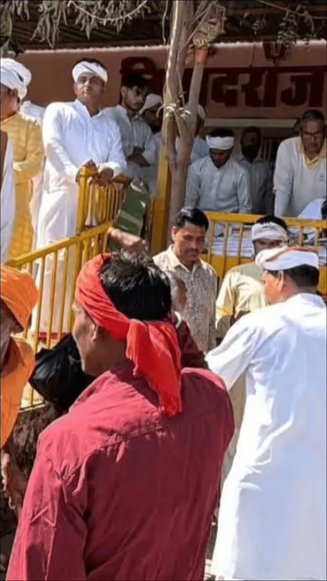 लिधौरा: छिपरी में लगेंगी देवी अहिल्या बाई और निषादराज की प्रतिमाएं, महाशिवरात्रि महोत्सव संपन्न, महिलाओं को साड़ियाँ वितरित