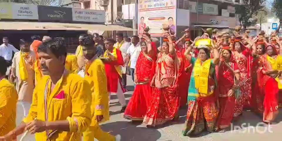 केवलारी: बड़ी खैरमाई मंदिर केवलारी में सात दिवसीय संगीतमय श्रीमद् भागवत ज्ञानयज्ञ का आयोजन, शोभा यात्रा निकाली गई