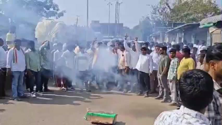 కాగజ్​నగర్: కాగజ్ నగర్ లో కాంగ్రెస్ గెలుపుతో సంబరాలు