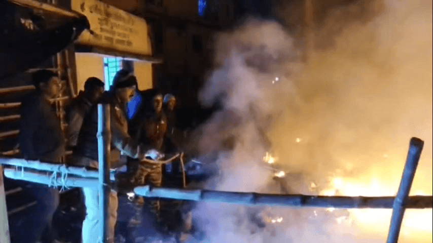 দাসপুর ১: গভীর রাতে দাসপুর গ্রামীণ হাসপাতালের পাশের আবর্জনার স্তুপে ভয়াবহ অগ্নিকাণ্ড,অল্পের জন্য বড়সড় দুর্ঘটনা এড়ানো সম্ভব হয়