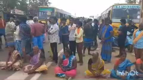 உடையார்பாளையம்: கல்லாத்தூரில் டாஸ்மாக் கடையை இடமாற்றம் செய்யகோரி,  பொதுமக்கள் சாலை மறியல்- போக்குவரத்து பாதிப்பு