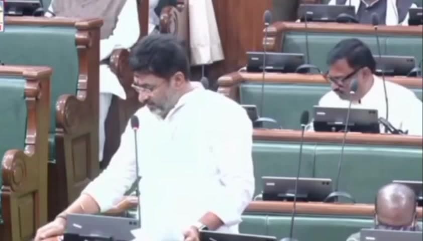 अरेराज: गोविंदगंज विधायक राजू तिवारी ने बिहार विधानसभा में चंपारण तटबंध के कालीकरण का मुद्दा उठाया