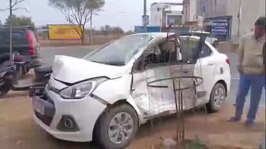 सूरजगढ़: सूरजगढ़ में फरट चौराहे पर कार और ट्रक की भिड़ंत, कार सवार बाल-बाल बचे, हादसे में कार बुरी तरह क्षतिग्रस्त