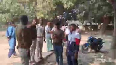 মানিকচক: নুরপুরে মাদক কারবারীদের পুলিশের উপর হামলার ঘটনায় গ্রেপ্তার ২ আটক আটটি মোটরবাইক, জানালো পুলিশ সুপার