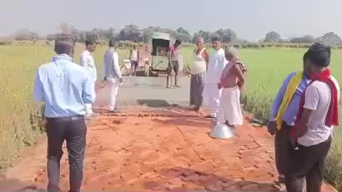 सरमेरा: सरमेरा के सिंघौल विद्यालय में आवागमन के लिए ढलाई, एरिस्मा चैरिटेबल ट्रस्ट कर रहा निर्माण