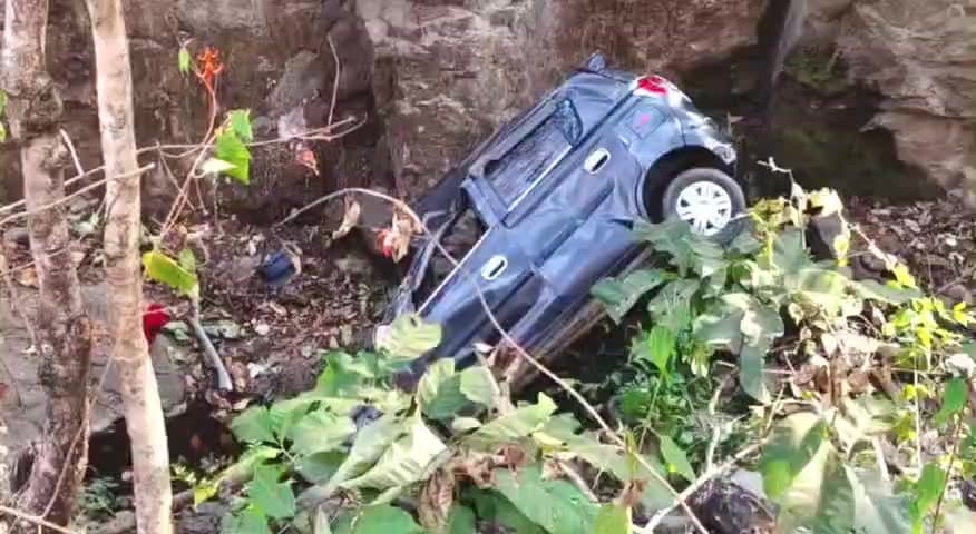 तामिया: लहगड़ुआ टर्निंग पर कार पलटी, एक की मौत और तीन घायल