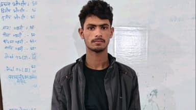 बलिया: STF, SOG3 और बलिया पुलिस ने सोनदीपी दियारा से एक व्यक्ति को देसी कट्टा व 5 कारतूस के साथ किया गिरफ्तार