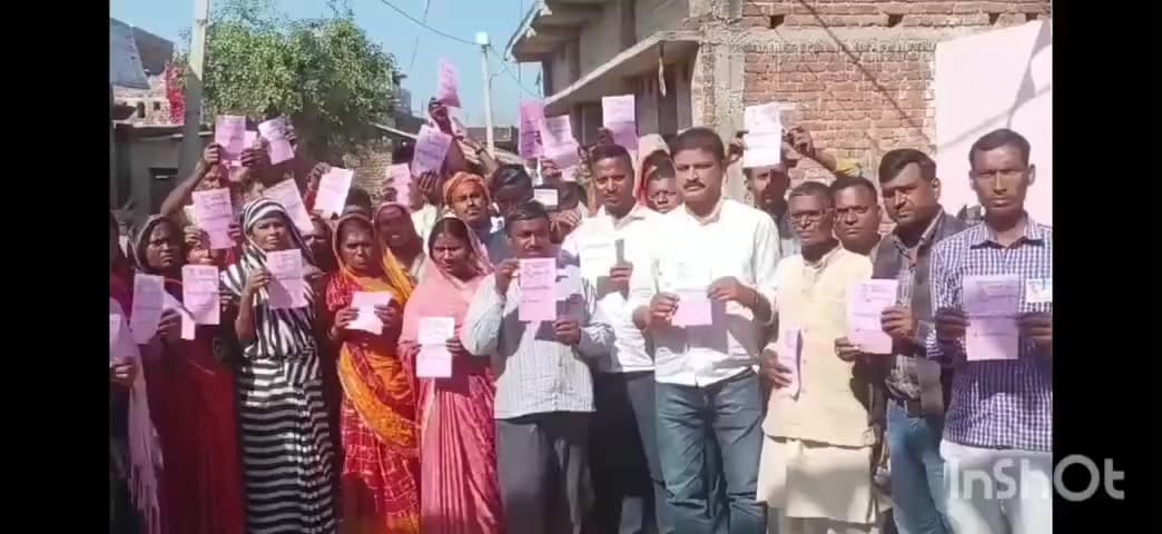 हरिहरगंज: हरिहरगंज नगर पंचायत में कुमारी शीला चौधरी का जनसंपर्क पैदल मार्च, समर्थकों में दिखा उत्साह