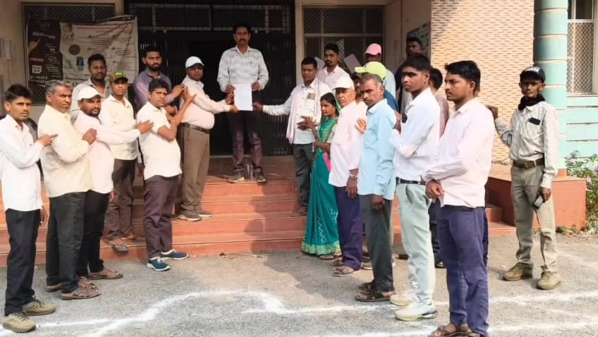 आनंदपुरी: मां बाड़ी शिक्षा सहयोगियों ने लंबित मांगों को लेकर आनंदपुरी में सौंपा ज्ञापन, हड़ताल जारी रखने का किया ऐलान