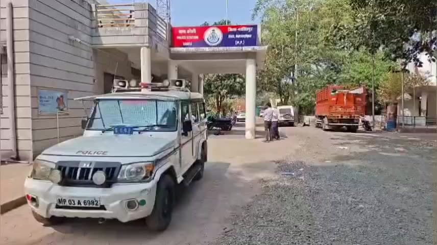 करेली: अवैध शराब को लेकर गांव की महिलाओं ने खोला मोर्चा, प्रशासन से शराब मुक्त गांव करने की मांग