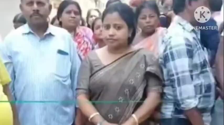 ঠাকুরপুকুর-মহেশতলা: মহেশতলা পৌরসভার ১৮ নম্বর ওয়ার্ডে ঢালাই রাস্তা নির্মাণের কাজে শুভ উদ্বোধন করলেন কাউন্সিলর সোমা বেরা