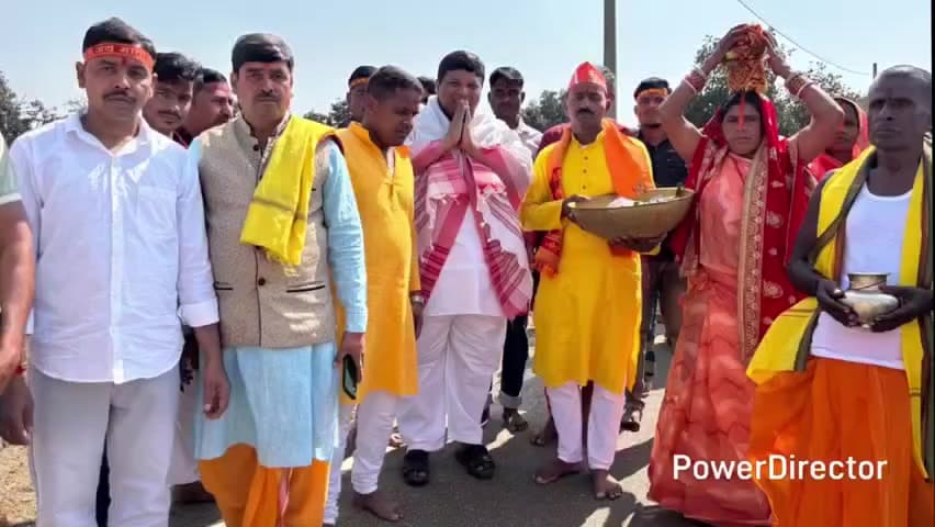 सोनारायठाढ़ी: लखोरिया पंचायत के खिजरबौना में अष्टयाम हरि नाम संकीर्तन के लिए भव्य कलश शोभायात्रा, पूर्व कृषि मंत्री भी पहुंचे
