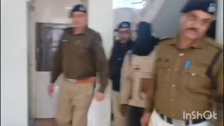 बमोरी: फतेहगढ़ पुलिस को बड़ी सफलता, डकैती की तैयारी कर रहा 6 साल से फरार इनामी आरोपी गिरफ्तार