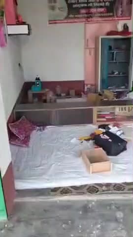 कोरांव: सुहाष गांव में ज्वेलरी की दुकान से लाखों की चोरी, पुलिस और फॉरेंसिक टीम ने की जांच, अज्ञात चोरों ने दिया घटना को अंजाम