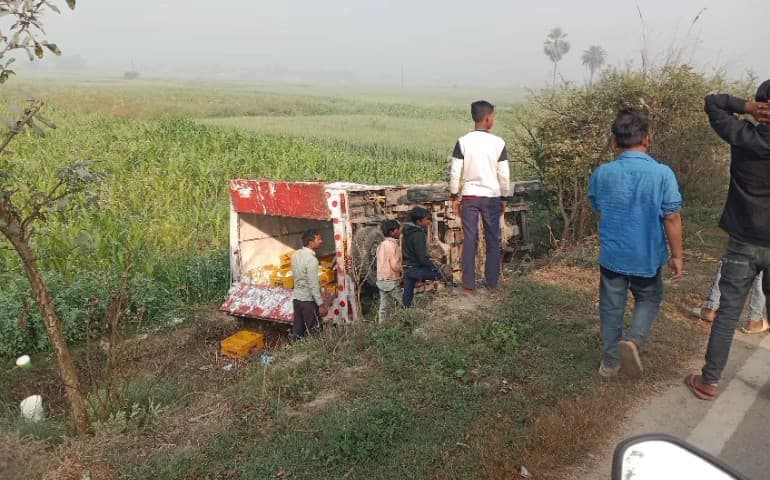रोसड़ा: सड़क किनारे शौच कर रहे वृद्ध पिकअप की चपेट में आने से घायल, अस्पताल ले जाते समय रास्ते में मौत