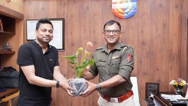 ডায়মন্ডহারবার ২: মহেশতলা থানার আইসির সাথে সৌজন্য সাক্ষাৎ করলেন ডায়মন্ড হারবার বিধানসভার পর্যবেক্ষক