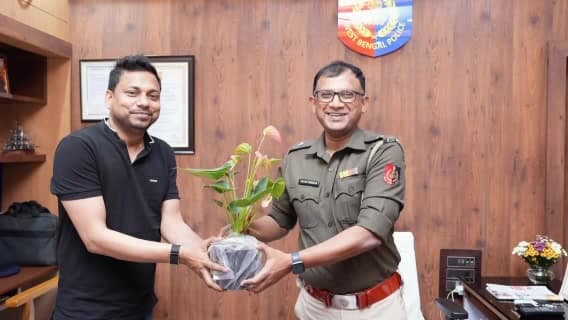 ডায়মন্ডহারবার ২: মহেশতলা থানার আইসির সাথে সৌজন্য সাক্ষাৎ করলেন ডায়মন্ড হারবার বিধানসভার পর্যবেক্ষক