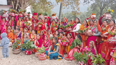 कांडा: कलश यात्रा के साथ टकनार देवी मंदिर में श्रीमद देवी भागवत कथा का शुभारंभ, वेद व्यास पं. रमेश पांडेय ने सुनाई कथा