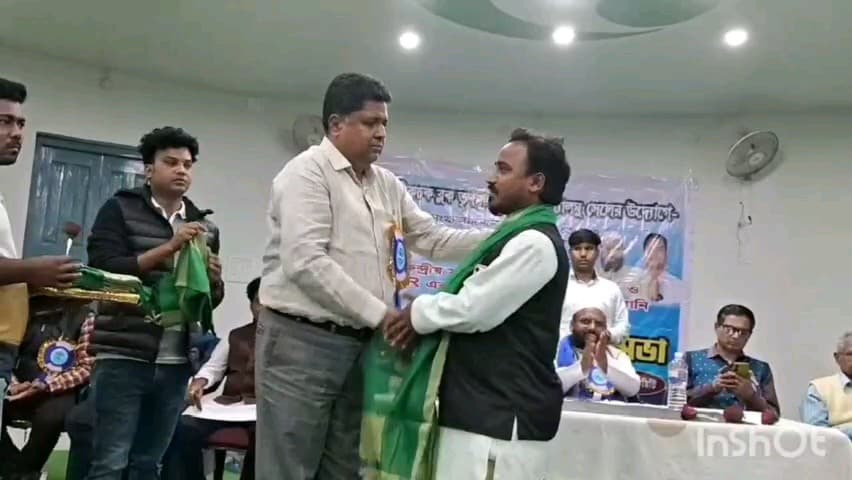 মানিকচক: তৃণমূলের সংখ্যালঘু সংগঠনের সদ্য দায়িত্বপ্রাপ্ত নেতৃত্বদের নিয়ে মানিকচকের সম্বর্ধনা জ্ঞাপন