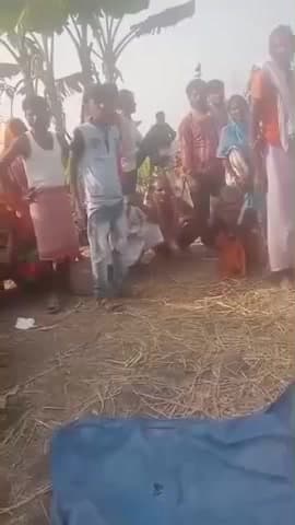 पुपरी: सुरसंड: अमाना पंचायत के वार्ड 11 में बोडिंग के पास संदिग्ध हालत में युवती का शव बरामद, इलाके में सनसनी