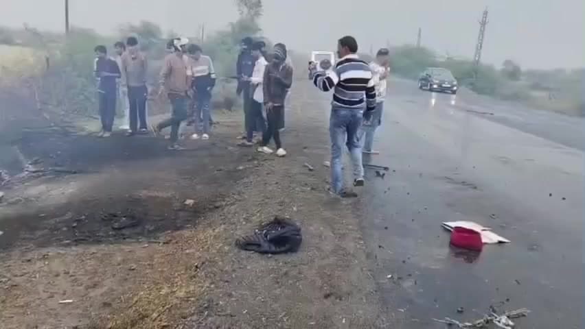 फूलिया कलां: दर्दनाक सड़क हादसा: पलटने के बाद कार में लगी आग, 2 लोगों की मौके पर हुई मौत, तीन की हालत गंभीर