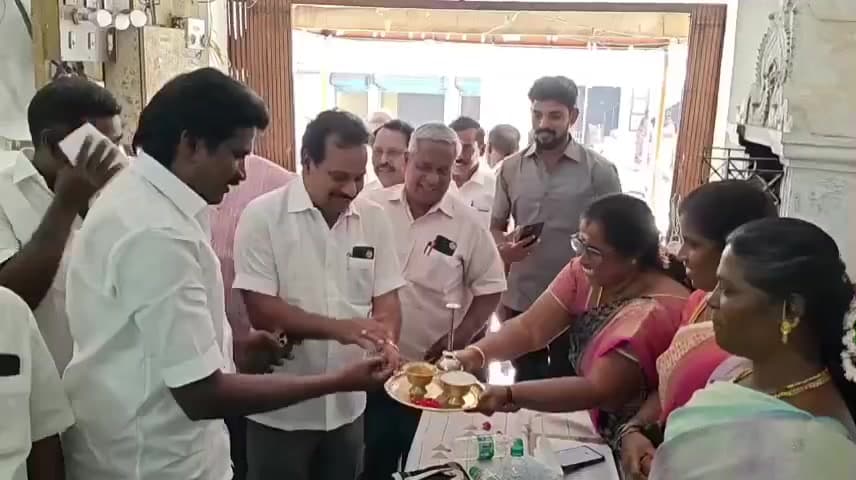 திருக்கழுக்குன்றம்: திருக்கழுக்குன்றத்தில் சமுதாய வளைகாப்பு விழா நடைபெற்றது