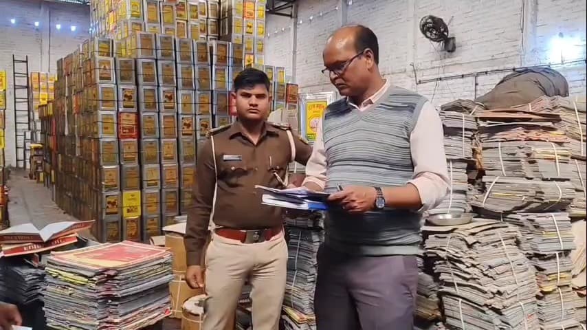 नाथनगर: कजरैली थाने से 500 मीटर दूर चल रहा था तेल रिपैकेजिंग का कारोबार, एमओ ने पकड़ा