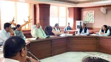 डोलरिया: डोलरिया विधायक भोपाल विधानसभा में कुटीर एवं ग्रामोद्योग विभाग की परामर्शदात्री समिति की बैठक में शामिल हुए
