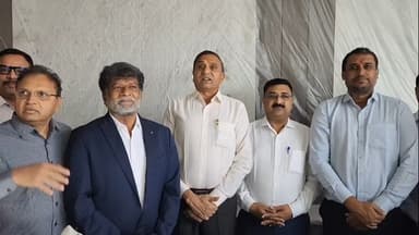 પુણા: ખજોદ સ્થિત SDB માં મહિધરપુરા હીરા બજારના 40 જેટલા નાના હીરા વેપારીઓએ પોતાની કેબિનો ખોલી શુભારંભ કર્યો