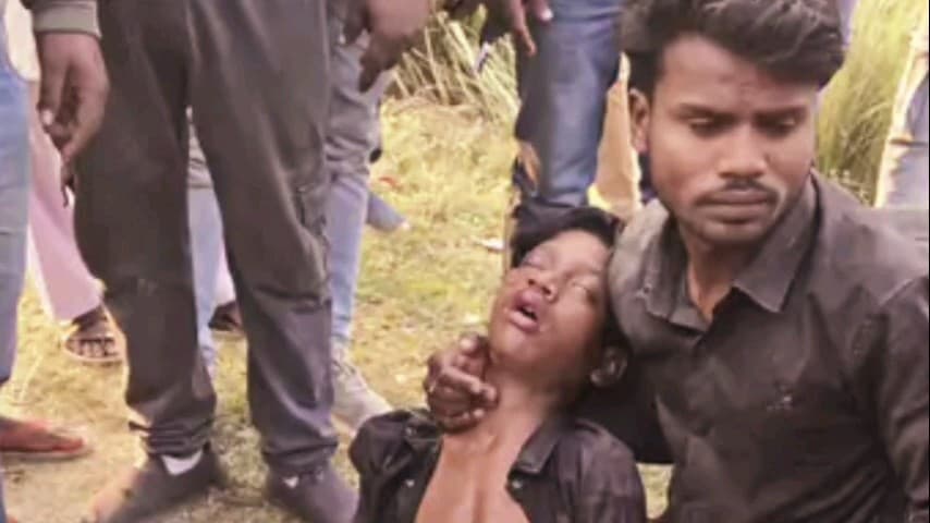 बलिया: बरियारपुर ढाला के पास सड़क दुर्घटना में बाइक सवार तीन किशोर गंभीर रूप से घायल