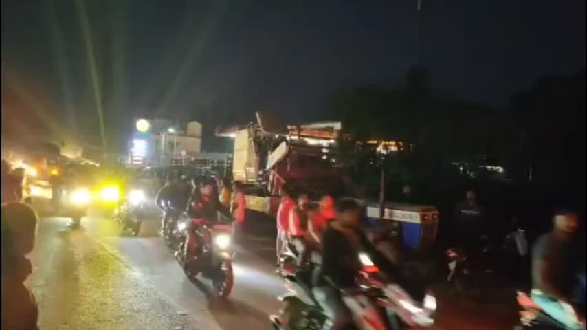 রাইপুর: জাতীয় পতাকায় মোড়া কফিন, কান্নায় ভেঙে পড়ল সিমলাপাল