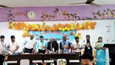 ଉମରକୋଟ: ଝରୀଗାଁ ରେ "ନାଟ୍ୟ ବିଭୂଷଣ" ସମ୍ମାନ ରେ ସମ୍ମାନୀତ ହେଲେ ଲୋକପ୍ରିୟ ଅଧ୍ୟାପକ ଗୋପାଳ ମହାରଣା