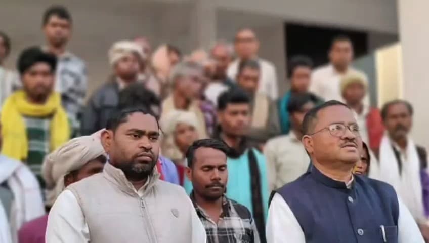 चितरंगी: आदिवासी गांवों में बिजली नहीं, जनपद सदस्य ने डीएम से लगाई गुहार, चितरंगी से विद्युत निर्माण का पत्र भेजा