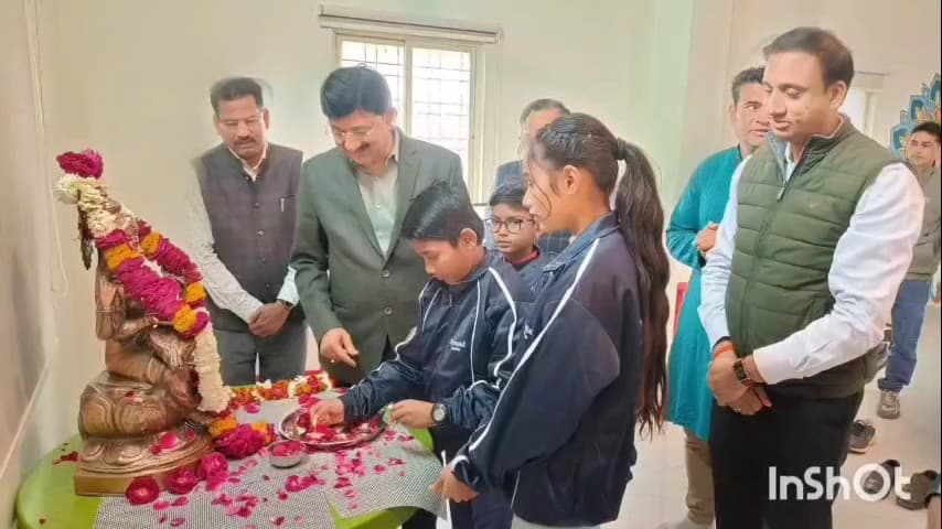 आरोन: गुना में जिला स्तरीय ओलंपियाड में कलेक्टर ने 32 जिलों के प्रतिभाशाली विद्यार्थियों को किया सम्मानित
