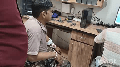 कुक्षी: बाग के अखाड़ा में लूट के इरादे से बदमाशों ने वाहन पर किया पथराव, ड्राइवर घायल, मौके पर पहुंची पुलिस