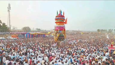ಹಡಗಲಿ: ಕುರುವತ್ತಿ ಗ್ರಾಮದಲ್ಲಿ ಭಕ್ತಾದಿಗಳ ಸಮ್ಮುಖದಲ್ಲಿ ಅದ್ದೂರಿಯಾಗಿ ಜರುಗಿದ:ಶ್ರೀ ಮಲ್ಲಿಕಾರ್ಜುನ ಹಾಗೂ ಬಸವೇಶ್ವರ ಸ್ವಾಮಿಯ ರಥೋತ್ಸವ