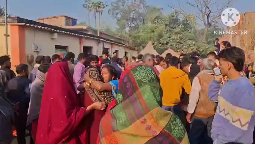 आंदर: सहसराव गांव में मृतक दारोगा का शव पहुंचते ही परिजनों में मचा कोहराम