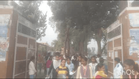 मीरगंज: यूपी बोर्ड हाईस्कूल की प्रथम पाली की परीक्षा शांतिपूर्ण तरीके से संपन्न हुई
