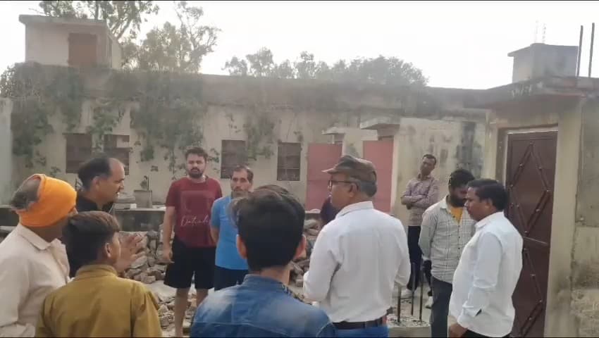हिण्डौन: मंडावरा रोड पर 4 दुकानों में अज्ञात चोरों ने चोरी का प्रयास किया, दीवारों में किया छेद लेकिन सफल नहीं हुए