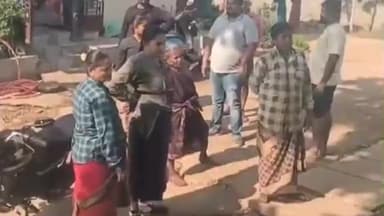 పలాస: రామకృష్ణాపురంలో మహిళ మెడలో చైన్ స్నాచింగ్ చేసేందుకు ప్రయత్నిస్తున్న వ్యక్తిని పట్టుకున్న స్థానికులు