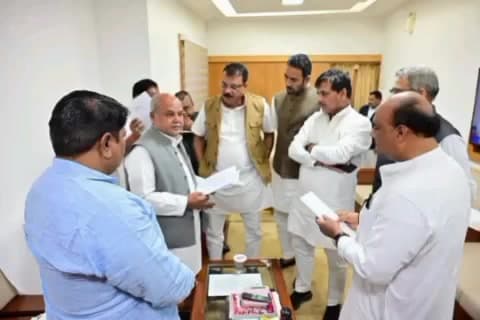 बैहर: नेता प्रतिपक्ष व बैहर विधायक ने विधानसभा अध्यक्ष से मुलाकात कर क्षेत्रीय समस्याओं पर ज्ञापन सौंपा