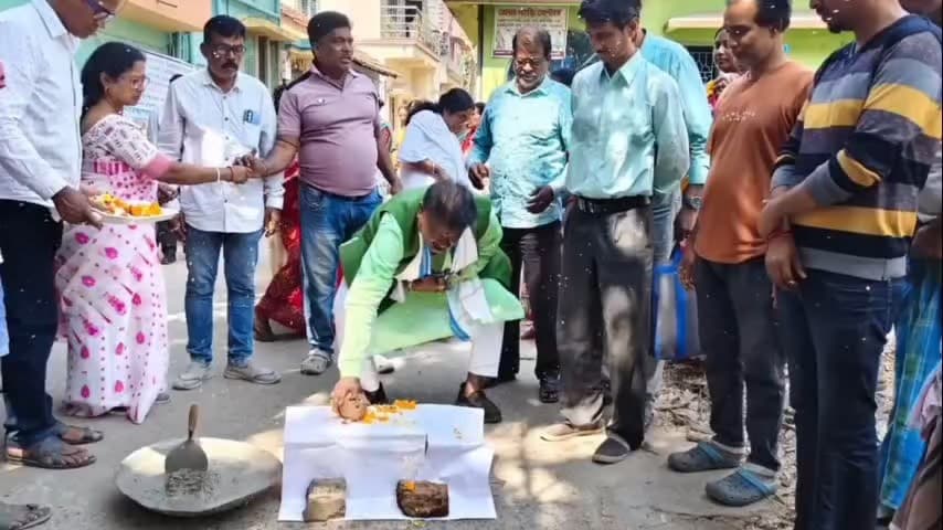 হরিপাল: বাগডাঙা-ছিনামোড়ে ঢালাই রাস্তার শিলান্যাস, উপস্থিত মন্ত্রী বেচারাম মান্না