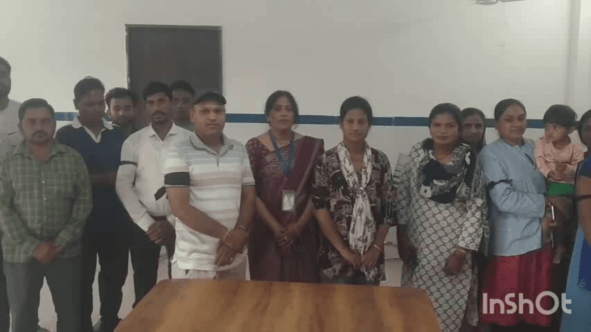 डही: सिविल अस्पताल कुक्षी में आउटसोर्स स्वास्थ्य कार्यकर्ताओं की हड़ताल जारी, काली पट्टी बांधकर जताया विरोध