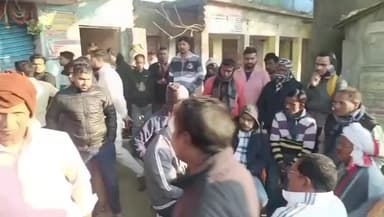 गुठनी: सिवान: गुठनी बाजार में चोरों ने ज्वेलरी की दुकान का शटर काटकर की भीषण चोरी