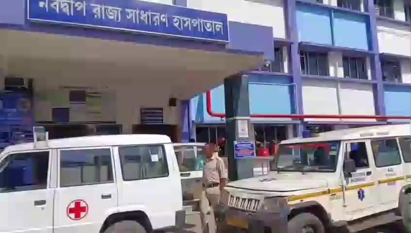 নবদ্বীপ: নবদ্বীপ শ্মশানঘাট সংলগ্ন এলাকা থেকে উদ্ধার হওয়া অজ্ঞাতপরিচয় ব্যক্তির দেহ ময়না তদন্তের জন্য শক্তিনগর মর্গে পাঠাল পুলিশ