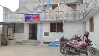 পাথরপ্রতিমা: খড়ের গাদা পোড়ার ঘটনা নজরে আসায় পাথর প্রতিমার জি প্লটের ইন্দ্রপুর বাজারে মাইকিং করে প্রচার গোবর্ধনপুর কোস্টাল থানার