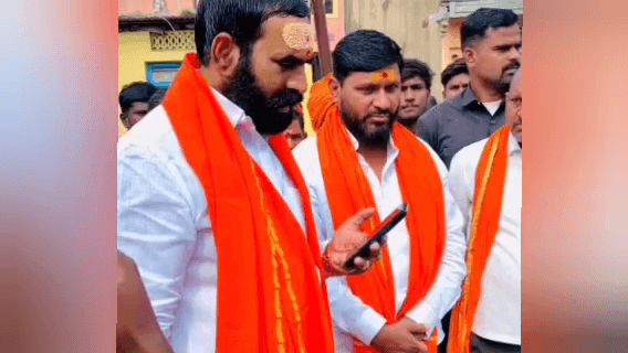 कळमनूरी: आमदार संतोष बांगर यांनी चिंचोल्डी येथील रुग्णाला केली आर्थिक मदत