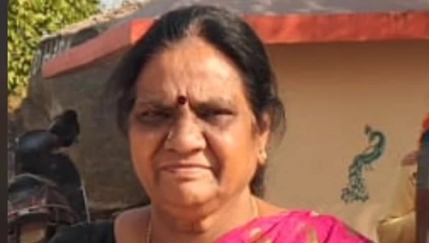 ನೆಲಮಂಗಲ: ಪಟ್ಟಣದಲ್ಲಿ ಪೊಲೀಸ್ ಠಾಣೆ ಸಮೀಪದ ಜಯದೇವ ಹಾಸ್ಟೆಲ್ ಸಮೀಪದಲ್ಲಿ ಒಂಟಿ ವೃದ್ದೆಯ ಬರ್ಬರ ಹತ್ಯೆ ಚಿನ್ನಾಭರಣ ದೋಚಿ ಪರಾರಿ